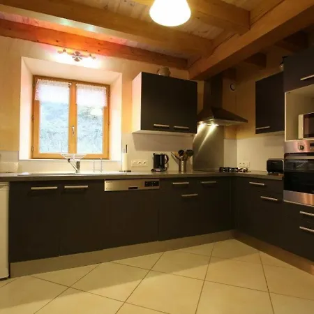 Gite Spacieux Avec Terrasse Surplombant Riviere, Ideale Pour Peche Et Sports D'eau, Tout Inclus - Fr-1-582-17 Saint-Julien-Des-Chazes